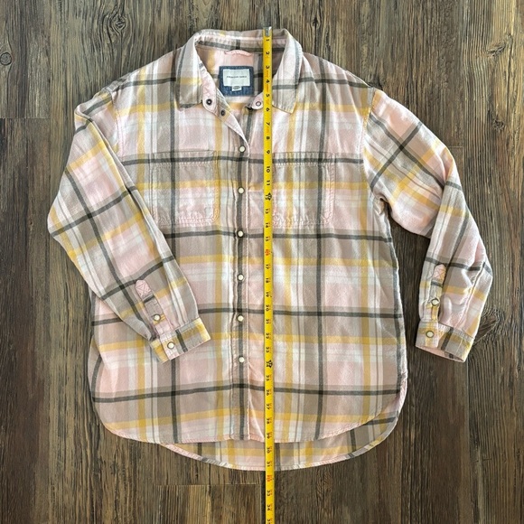 American Eagle Flannel Shirt Womens Medium Pink Tan Yellow Plaid Pearl Snap L/S - Picture 3 of 10